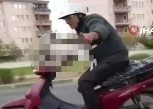 Trafikte şoke eden görüntü! Gören dönüp bir daha baktı