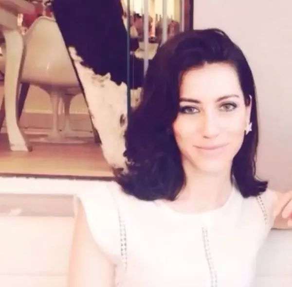 Erman Toroğlu eşi Ezgi Yavuz kimdir? Ünlü yorumcu Erman Toroğlu evlendi! Eşi Ezgi Yavuz kimdir, kaç yaşında, ne iş yapıyor?