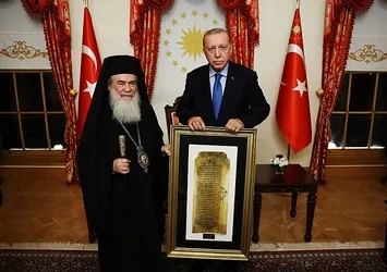 Kudüs Rum Ortodoks Patriği Giannopoulos'tan Başkan Erdoğan'a anlamlı hediye