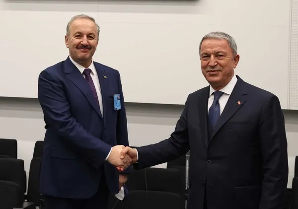 Milli Savunma Bakanı Hulusi Akar'dan Brüksel'de kritik temas! - 3