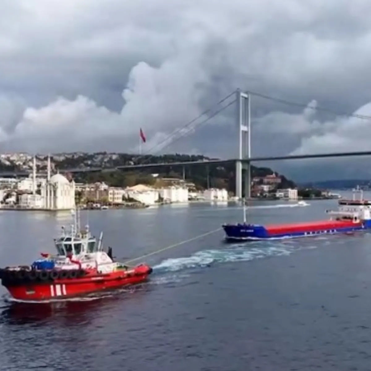 İstanbul Boğazı'nda gemi arızalandı