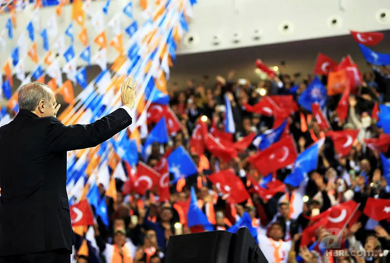 Cumhurbaşkanı Erdoğan, 105 yaşındaki Fikriye ninenin elini öptü 4