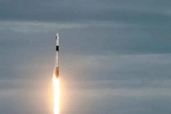 Türkiye uzaya çıkıyor | Tarihi yolculuk başladı... İlk Türk astronot Alper Gezeravcı'yı taşıyan roket göklerde - 2