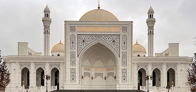 Rusya’da mimarisiyle öne çıkan Müslümanların Gururu Camisi’ne ilgi yoğun