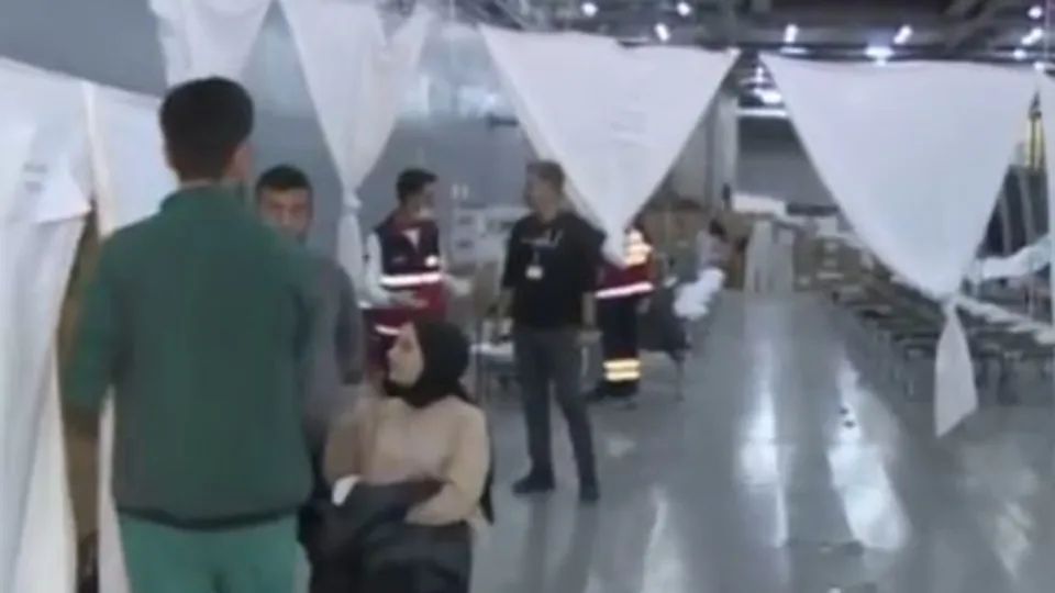 Çıkarma gemilerinde 32 ameliyat yapıldı