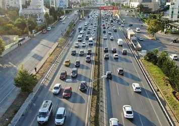 İstanbul'da trafik çilesi! İstanbul'da trafik yoğunluğu yüzde 65'e çıktı
