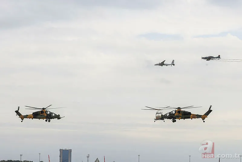 İstanbul'da TEKNOFEST rüzgarı! Gökbey, Hürkuş ve Akıncı ilk kez gösteri uçuşu yaptı 21