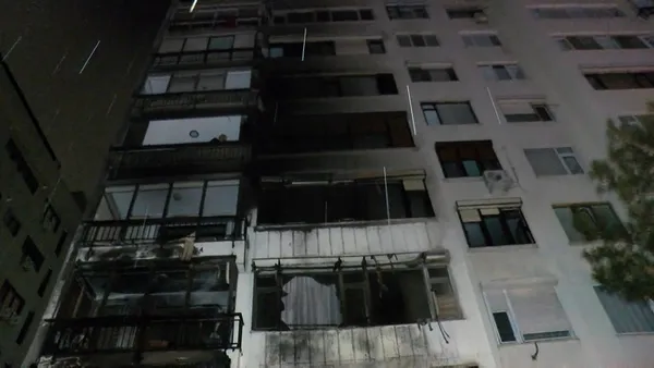 Kadıköy'de hareketli gece! 10 katlı binada korkutan yangın - 3