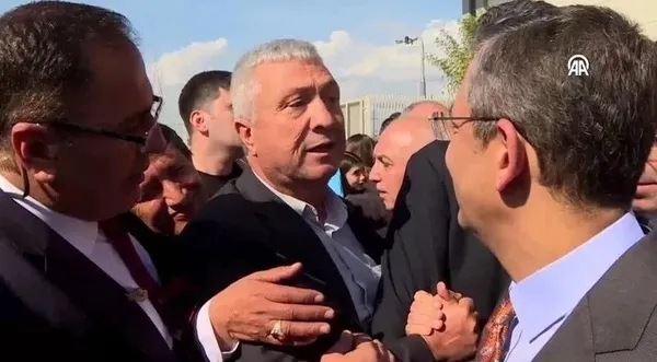 chpde-kriz-bitmek-bilmiyor-antalyada-eski-chpli-baskan-tepki-gosterdi-ozgur-ozel-gecistirdi-1708524722382.jpeg CHP'de kriz bitmek bilmiyor! Antalya'da eski CHP'li başkan tepki gösterdi Özgür Özel geçiştirdi - 2