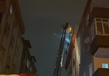 İstanbul'da 5 katlı binada yangın paniği!
