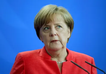Merkel: Türkiye ile diyaloğu sürdürmemiz lazım
