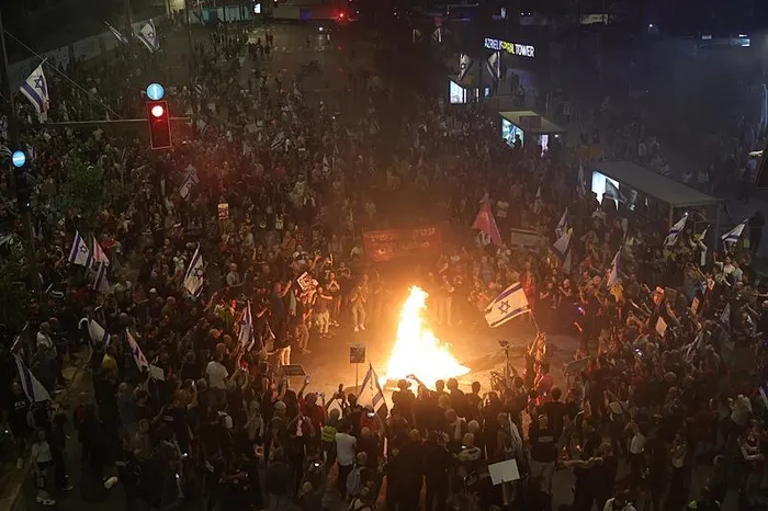 Tel Aviv karıştı! Terör devleti İsrail polisinden esir yakınlarına sert müdahale | 3 kişiyi gözaltına aldı