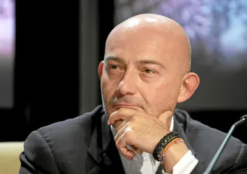 Doğuş Holding logosunu değiştirdi
