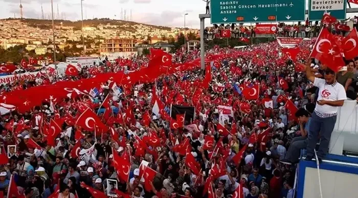 15-temmuz-resmi-tatil-mi-2024-15-temmuz-demokrasi-ve-milli-birlik-gunu-ozel-sektore-tatil-mi-hangi-gune-denk-g-1720424453639.jpeg 15 Temmuz resmi tatil mi 2024? 15 Temmuz Demokrasi ve Milli Birlik Günü özel sektöre tatil mi, hangi güne denk geliyor? 3 gün birleştirilecek mi? - 3