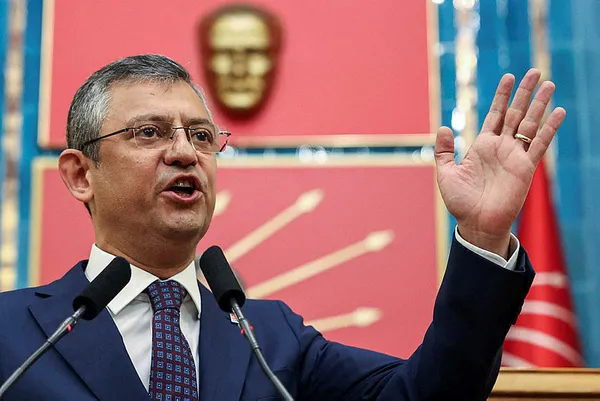 Özgür Özel’den alçak ifadeler! Başkan Erdoğan’ı Yargıtay kararı üzerinden yine hedef aldı