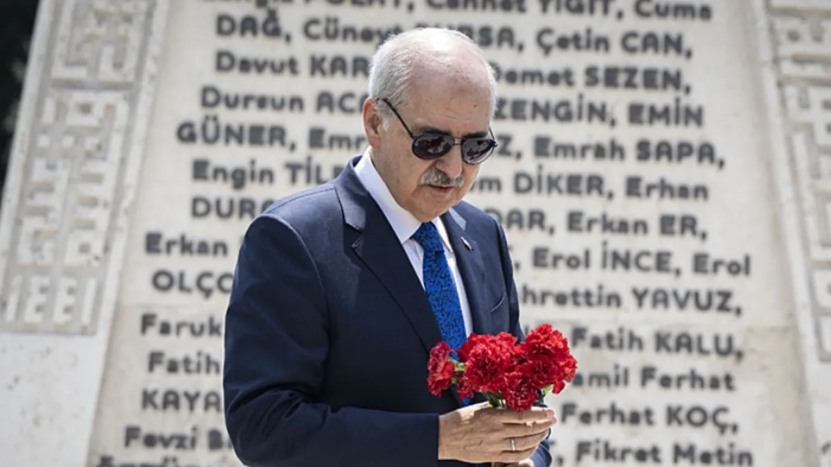 Kurtulmuş Meclis'te bombalanan alanlara karanfil bıraktı