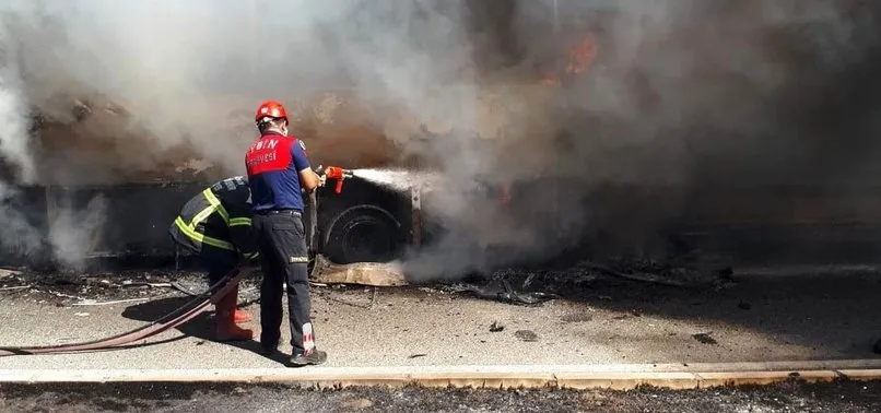Aydın’da hareket halindeki tur otobüsü alev alev yandı!