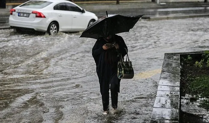 istanbullular-dikkat-meteoroloji-ve-akom-uyardi-balkanlardan-saganak-geliyor-1726341874268.jpg İstanbullular dikkat! Meteoroloji ve AKOM uyardı: Balkanlardan sağanak geliyor - 2