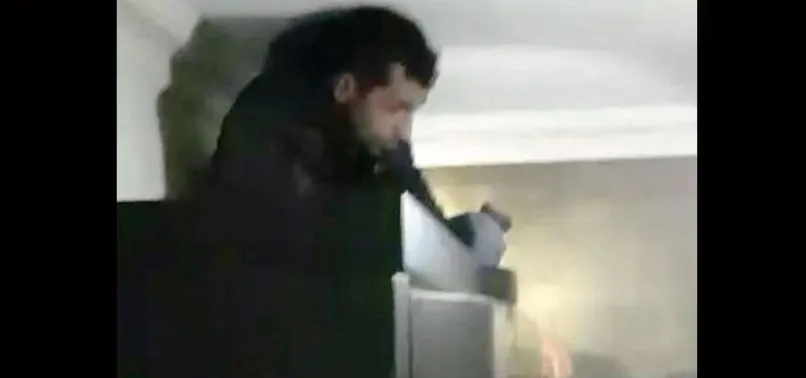 Antalya'da hırsız gardırobun üzerinde yakalandı
