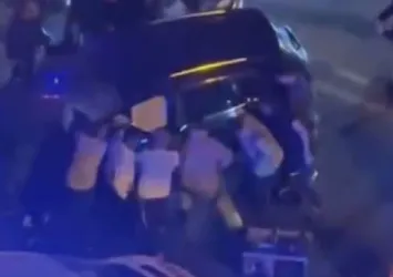 Bayrampaşa'da ters yöne giren araç kazaya neden oldu: 3 yaralı