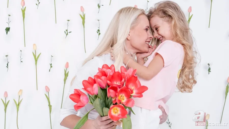 ANNELER GÜNÜ KUTLU OLSUN mesajları-resimli 2025 | Tüm anneler için anlamlı, duygusal, uzun ve kısa mesajlar 1