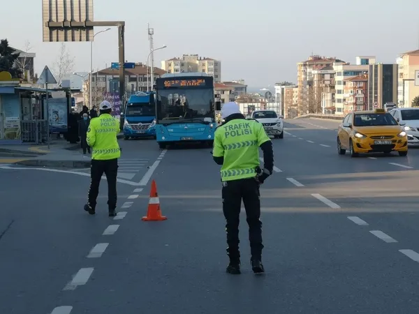 İstanbul'da Covid-19 gündemiyle toplanan İl Umumi Hıfzıssıhha Meclisi yeni tedbir kararlarını açıkladı - 7