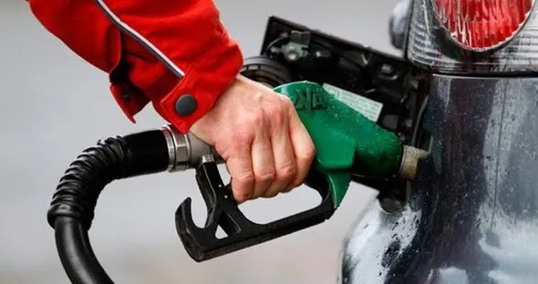 son-dakika-benzin-ve-lpgye-zam-geliyor-bu-geceden-itibaren-gecerli-olacak-guncel-akaryakit-fiyatlari-1667486261376.jpg Akaryakıtta benzin ve LPG'ye zam geldi | Güncel akaryakıt fiyatları - 1