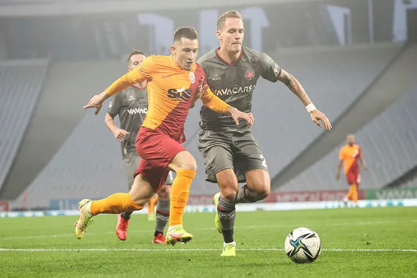 1639499603389.jpg Galatasaray'da Morutan neden yedek kalıyor? Menajerinden Fatih Terim sözleri... - 3