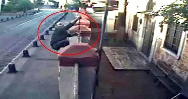Üsküdar'da kilisenin haçını söken kişiye hapis cezası! Kararda dikkat çeken Kur'an vurgusu - 1
