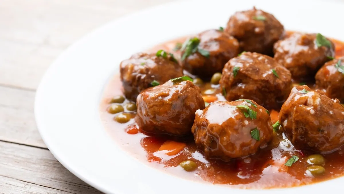 İsveç köftesi tarifi: İskandinav mutfağının lezzetli sırrı