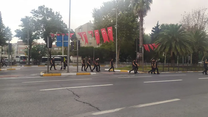 Son dakika: 30 Ağustos Zafer Bayramı kutlamaları için Vatan Caddesi trafiğe kapatıldı - 3