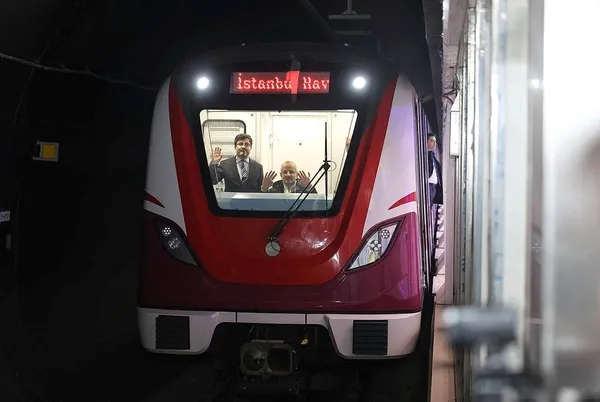 istanbula-4-mujde-birden-bakan-abdulkadir-uraloglu-duyurdu-yilin-ilk-ceyreginde-aciyoruz-1705751671925.jpeg İstanbul'a 4 müjde birden! Bakan Abdulkadir Uraloğlu duyurdu: Yılın ilk çeyreğinde açıyoruz - 7