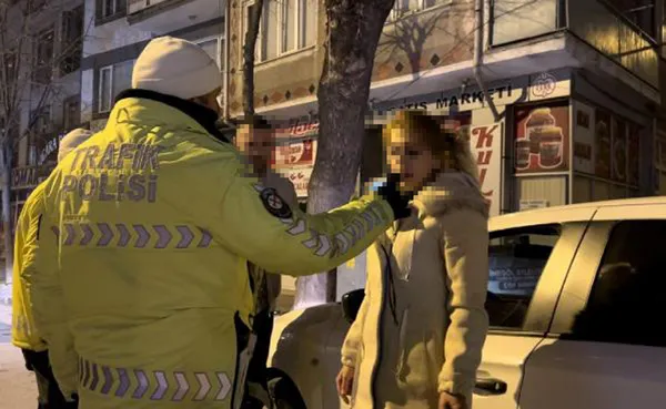 Polisleri çileden çıkardı! Alkolmetreyi üflemeyi reddetti 5 bin lira cezayı yedi - 3