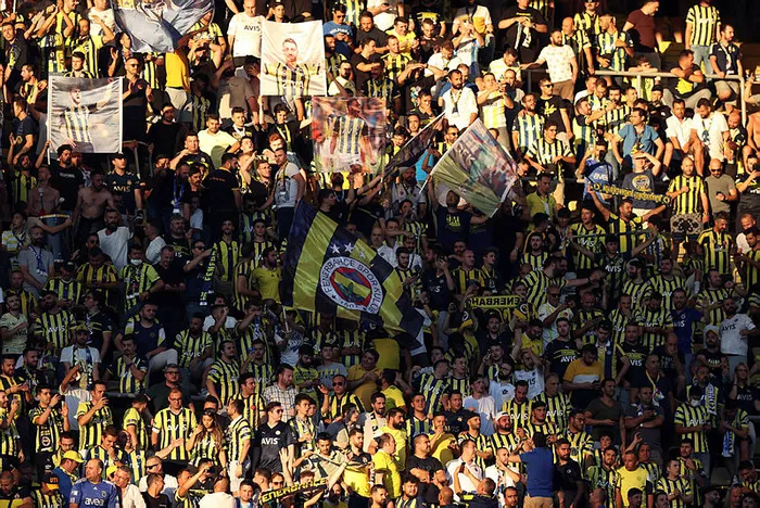 Fenerbahçe maçında Putin tezahüratı: UEFA soruşturma başlattı | Kanarya’ya hangi ceza gelir?