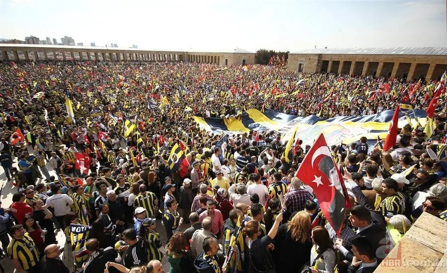 Fenerbahçeliler Anıtkabir'e yürüdü 17
