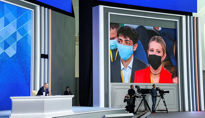 Putin’den Avrupa mesajı: Bırakalım kendi sorunlarıyla uğraşsınlar