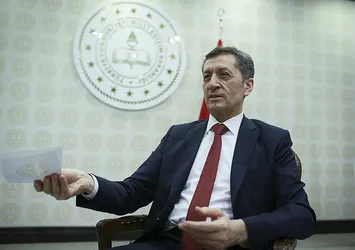 Milli Eğitim Bakanı Ziya Selçuk'tan babalara sitem