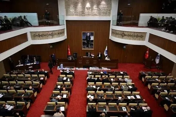 chpnin-konser-israfi-yine-tartisma-yaratti-ak-partili-uyeler-toplantiyi-terk-etti-1731092841844.jpeg Milyonluk konser israfı yine tartışma yarattı! ABB Meclisi'nde gerginlik: AK Partili üyeler toplantıyı terk etti - 3