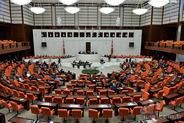 Çoklu baro sistemi geliyor! Yeni baro sistemi nasıl olacak? Çoklu baro sistemi nedir? İşte baro vesayetine son verecek çoklu baro teklifi... 11