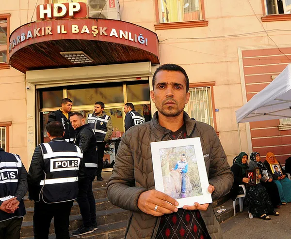 Ailelerden HDP-CHP ortaklığına isyan! Gerekirse CHP önünde de evlat nöbeti başlatırız