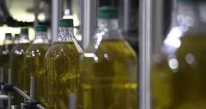 Sucukta baş eti zeytinyağda gıda boyası