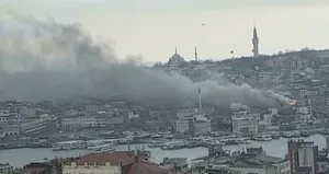 Eminönü’nde bir iş yerinde yangın!