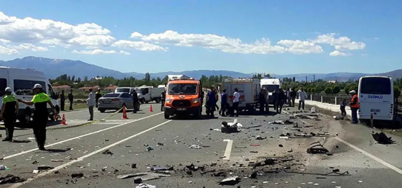 Erzincan'da feci kaza! Ölü ve yaralılar var