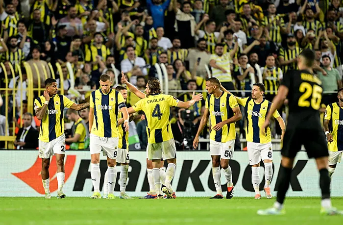 Kadıköy’de Fener alayı! Temsilcimiz Avrupa’ya galibiyetle başladı