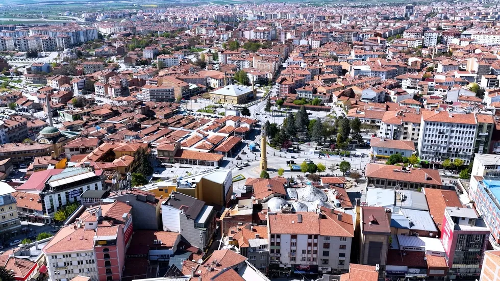 1787498837395.jpg Çorum’un tarihi çehresi değişti! Dikiciler Arastası yeniden hayat buldu - 2