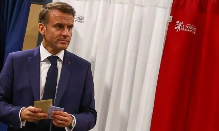 fransada-tansiyon-yukseliyor-macron-istifa-tartismalarina-son-noktayi-koydu-ne-olursa-olsun-1718127551818.jpg Fransa'da tansiyon yükseliyor! Macron istifa tartışmalarına son noktayı koydu: Ne olursa olsun - 2
