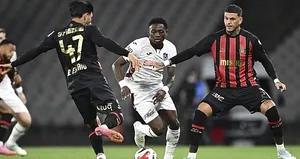 Bordo-mavililer Karagümrük’ü rahat geçti