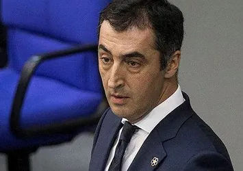 Özdemir’den yeni “hain” çağrı