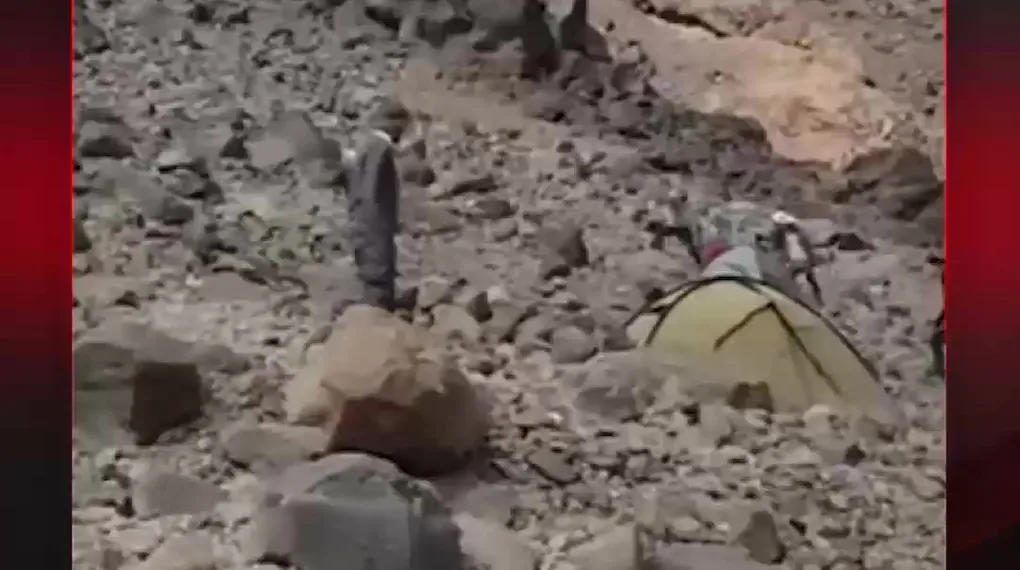 KAYALARIN ALTINDA KALACAKLARDI