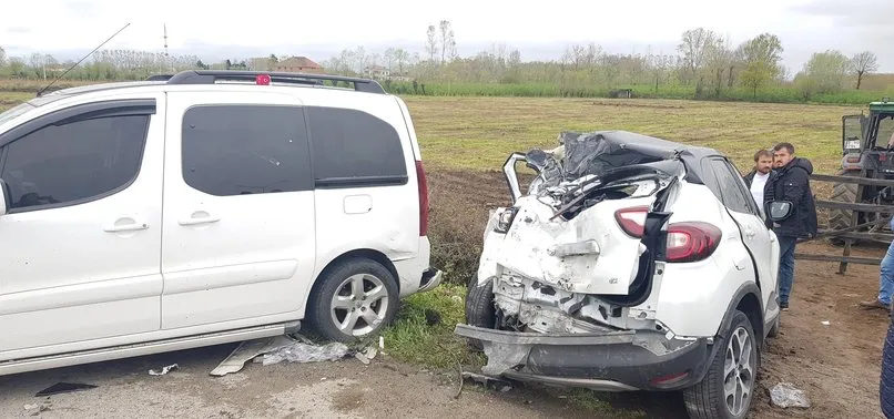 Samsun’da tır 2 otomobili biçti: Yaralılar var